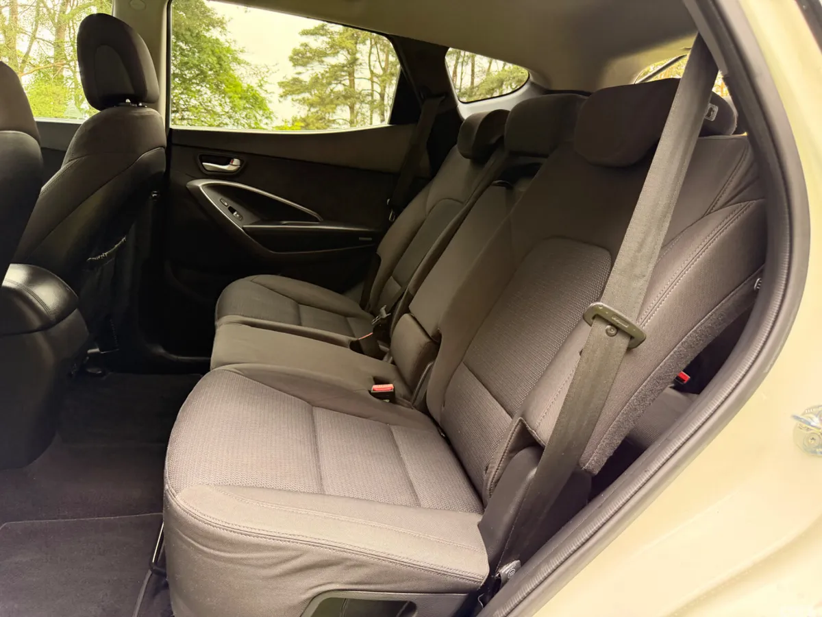 Hyundai Santa Fe SUV, Diesel, 2015, White