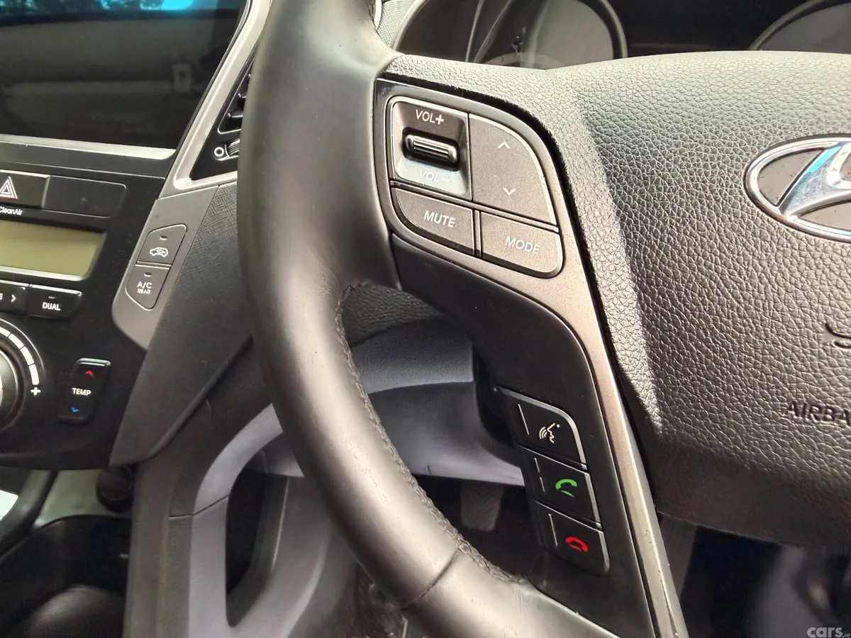 Hyundai Santa Fe SUV, Diesel, 2015, White
