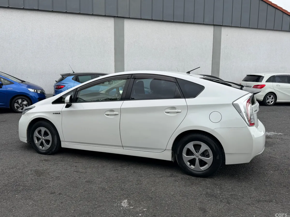 Toyota Prius Hatchback, Petrol, 2013, White