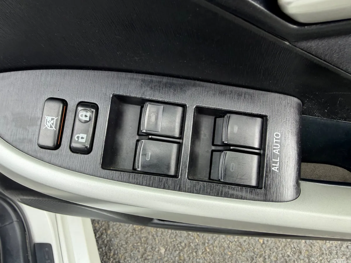 Toyota Prius Hatchback, Petrol, 2013, White