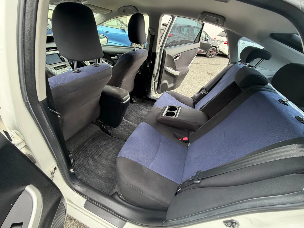 Toyota Prius Hatchback, Petrol, 2013, White
