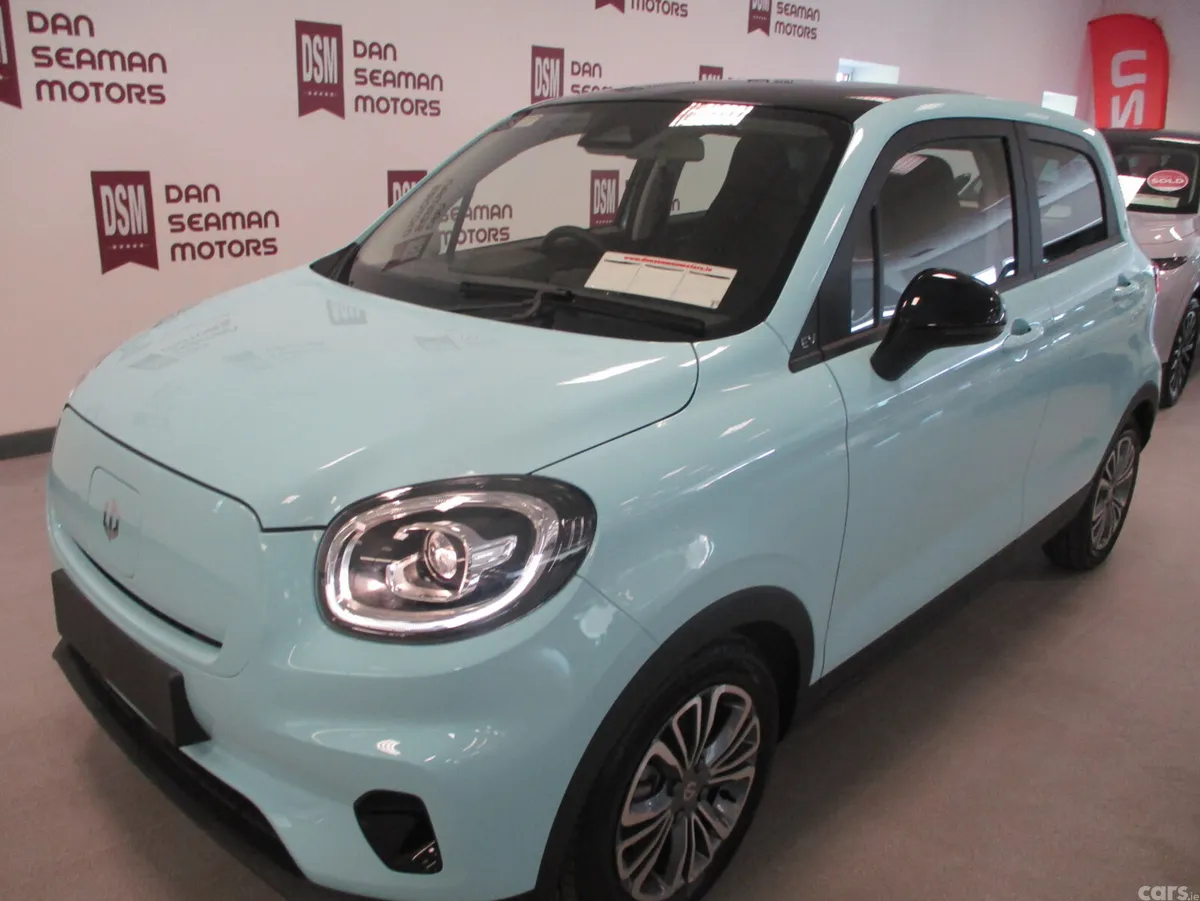 Leapmotor T03 Hatchback, Electric, 2027, Blue
