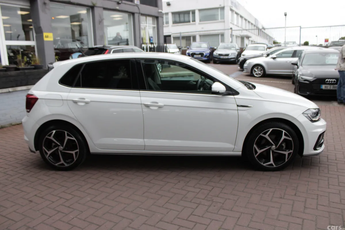 Volkswagen Polo Hatchback, Petrol, 2020, White
