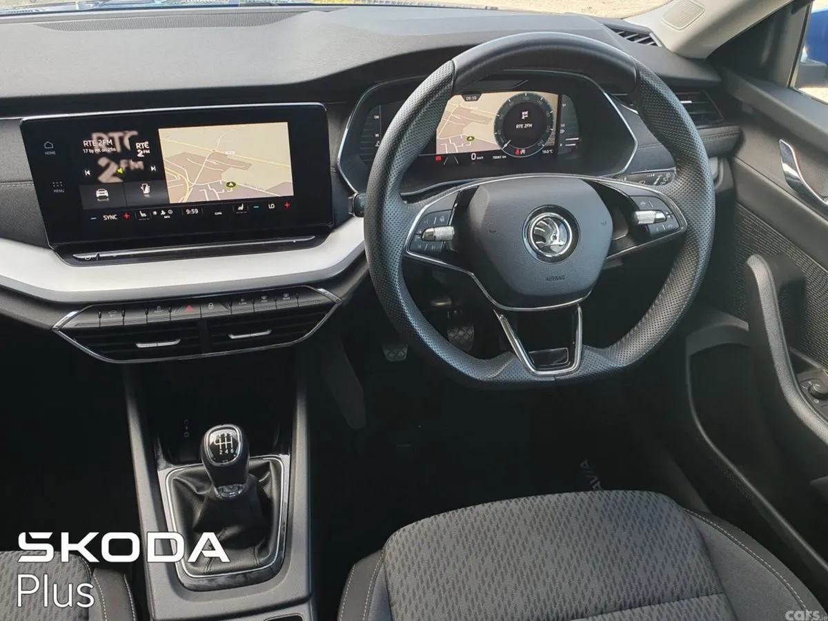 Skoda Octavia Saloon, Diesel, 2024, Blue