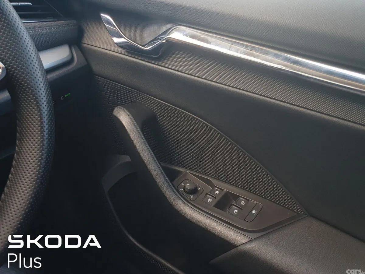 Skoda Octavia Saloon, Diesel, 2024, Blue