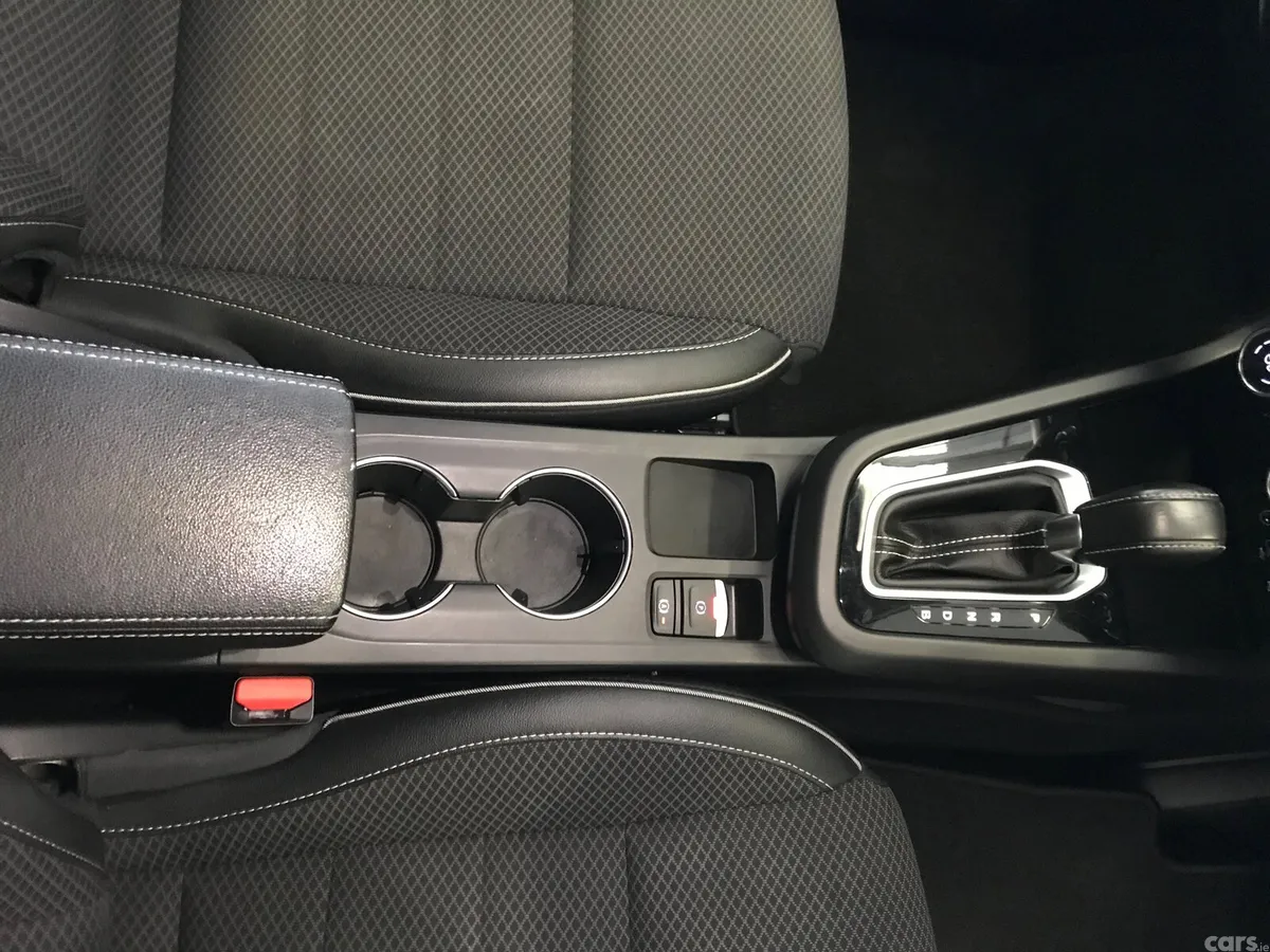 Renault Arkana Hatchback, Petrol, 2022, Red