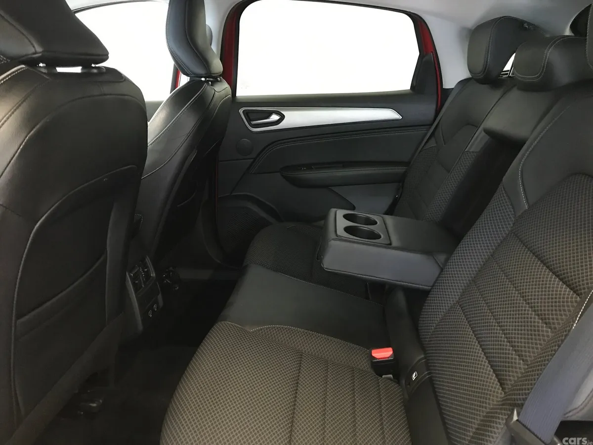 Renault Arkana Hatchback, Petrol, 2022, Red