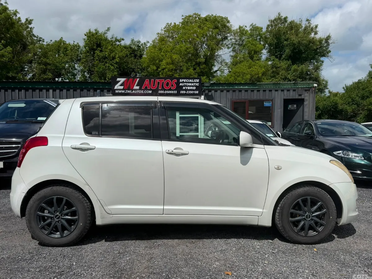 Suzuki Swift Hatchback, Petrol, 2009, White