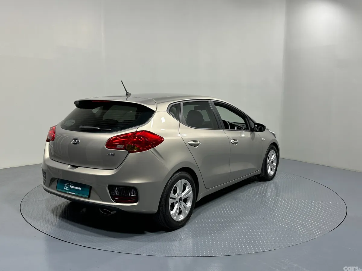 Kia Ceed Hatchback, Diesel, 2016, Silver