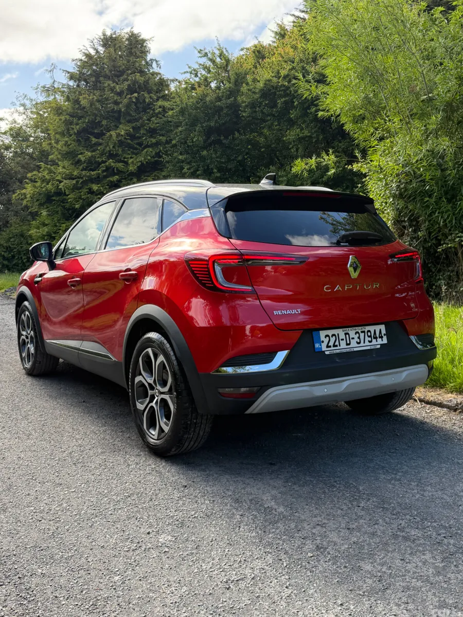 Renault Captur SUV, Petrol, 2022, Red