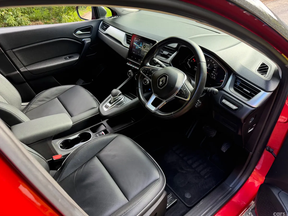 Renault Captur SUV, Petrol, 2022, Red