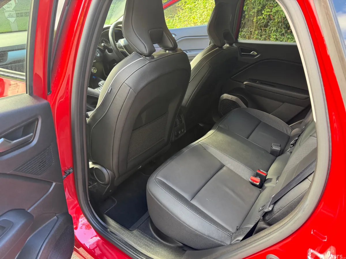 Renault Captur SUV, Petrol, 2022, Red