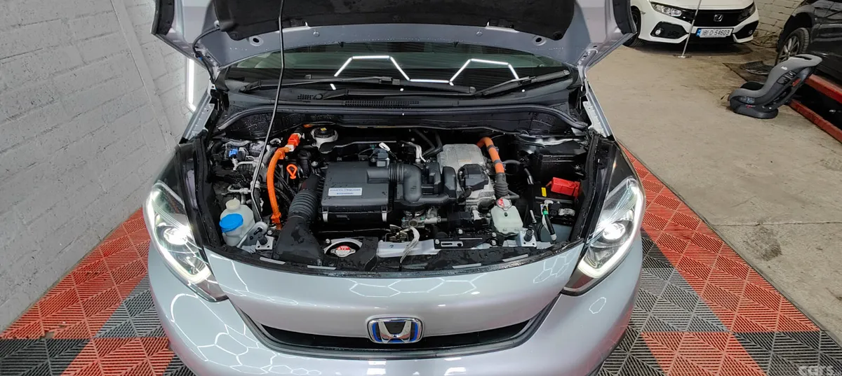 Honda Fit Hatchback, Petrol Hybrid, 2020, Silver