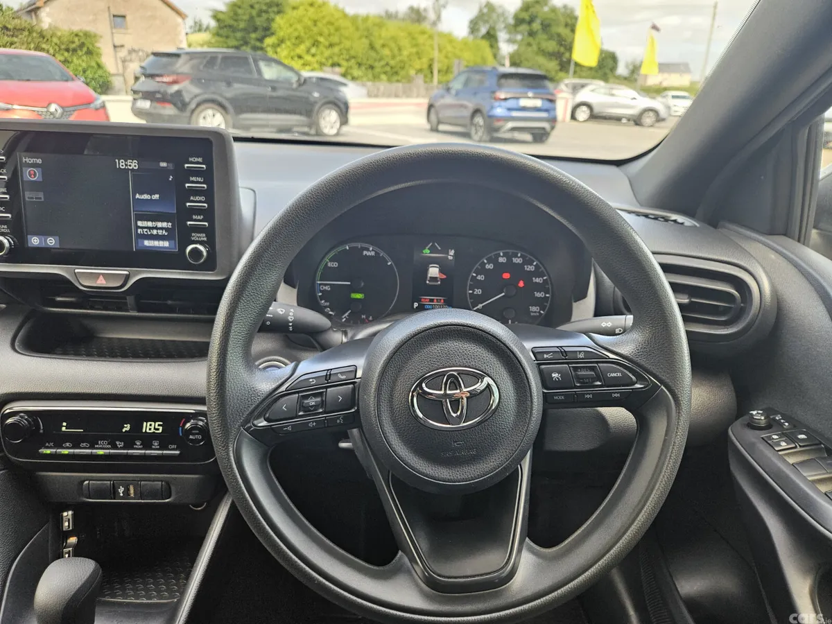 Toyota Yaris Hatchback, Petrol Hybrid, 2021, Silver