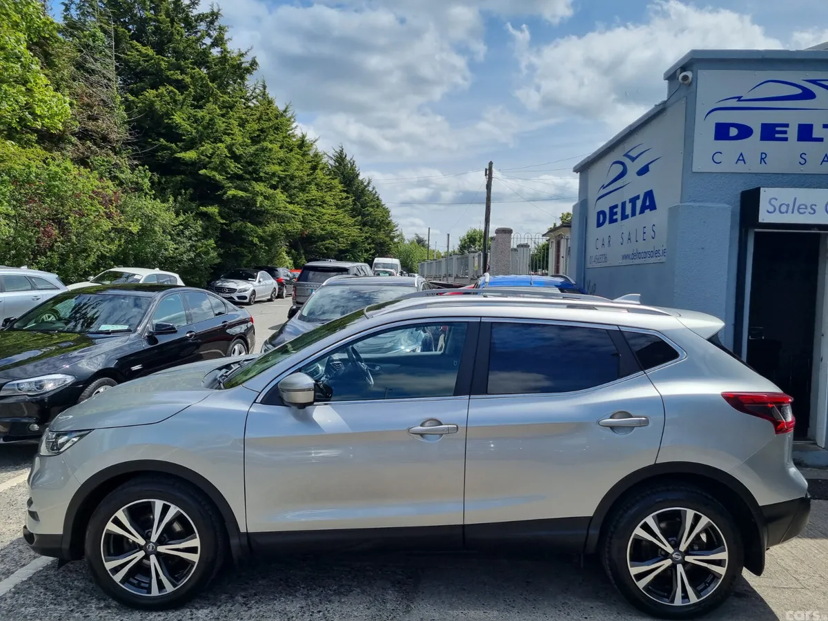Nissan Qashqai SUV, Petrol, 2017, Silver