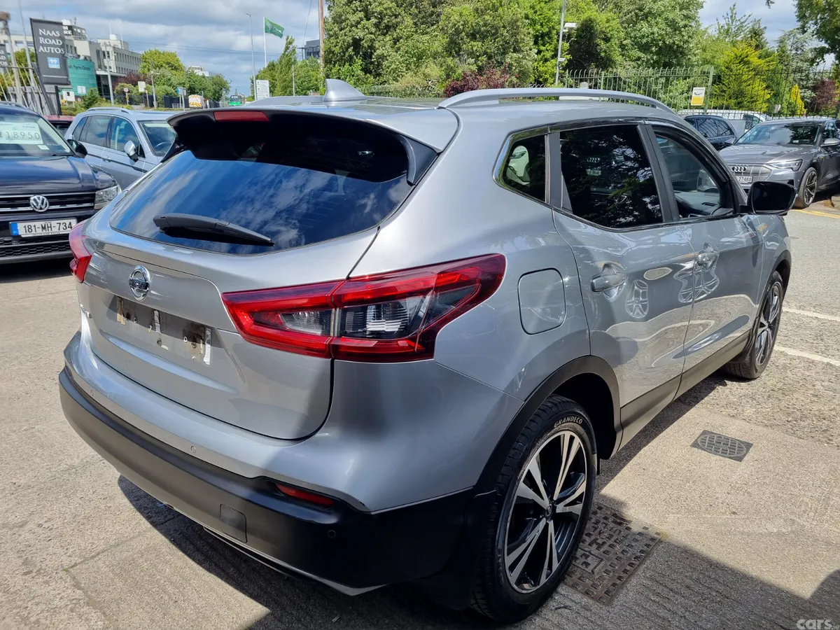 Nissan Qashqai SUV, Petrol, 2017, Silver