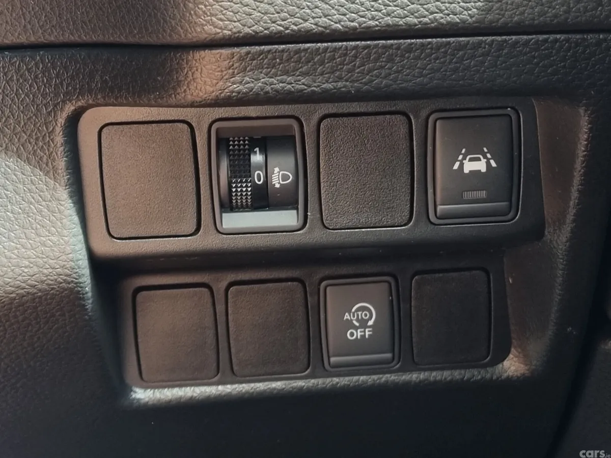 Nissan Qashqai SUV, Petrol, 2017, Silver