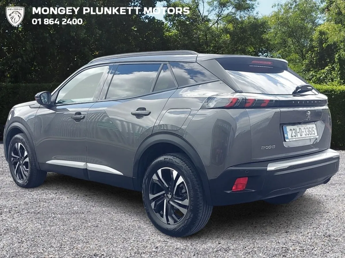 Peugeot 2008 MPV, Petrol, 2023, Grey