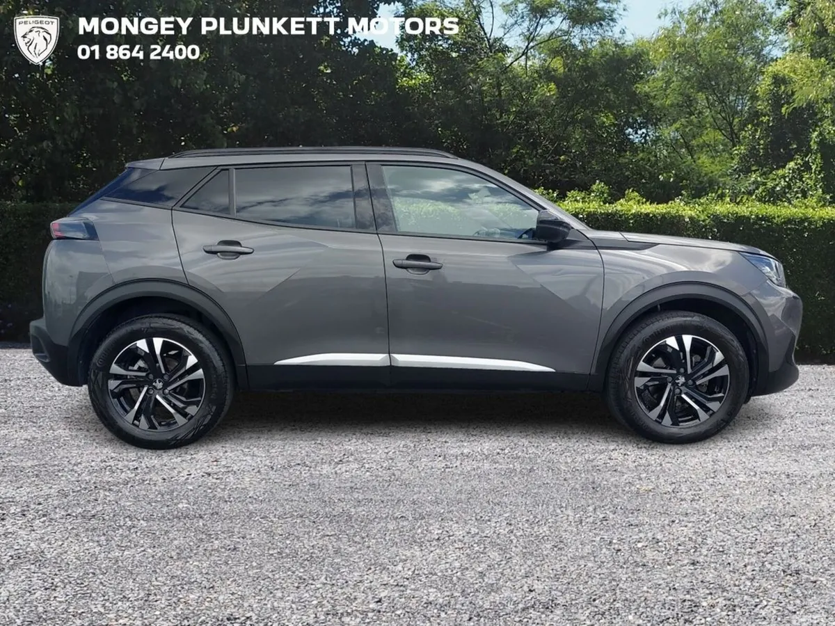 Peugeot 2008 MPV, Petrol, 2023, Grey