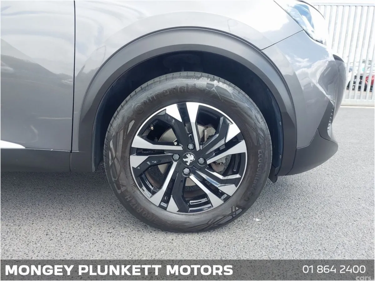 Peugeot 2008 MPV, Petrol, 2023, Grey