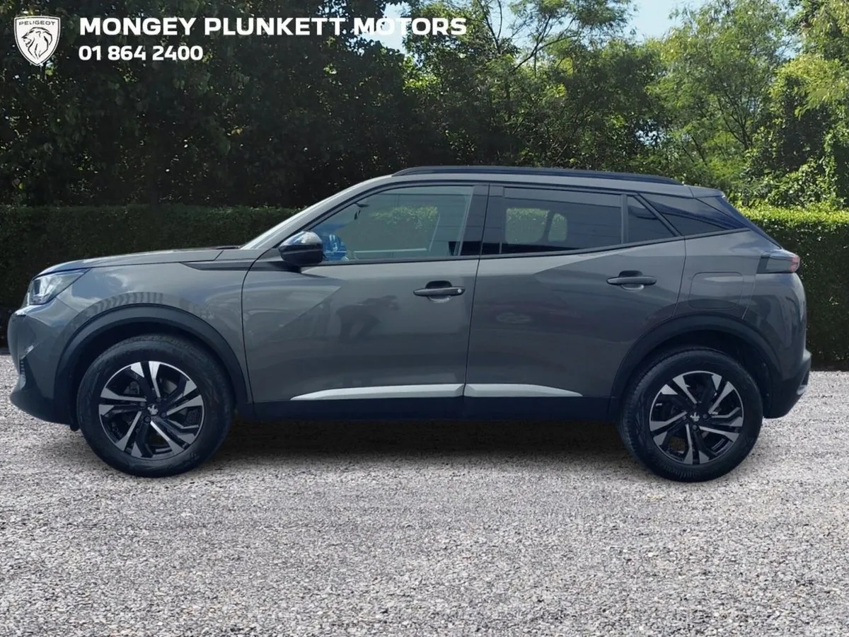 Peugeot 2008 MPV, Petrol, 2023, Grey