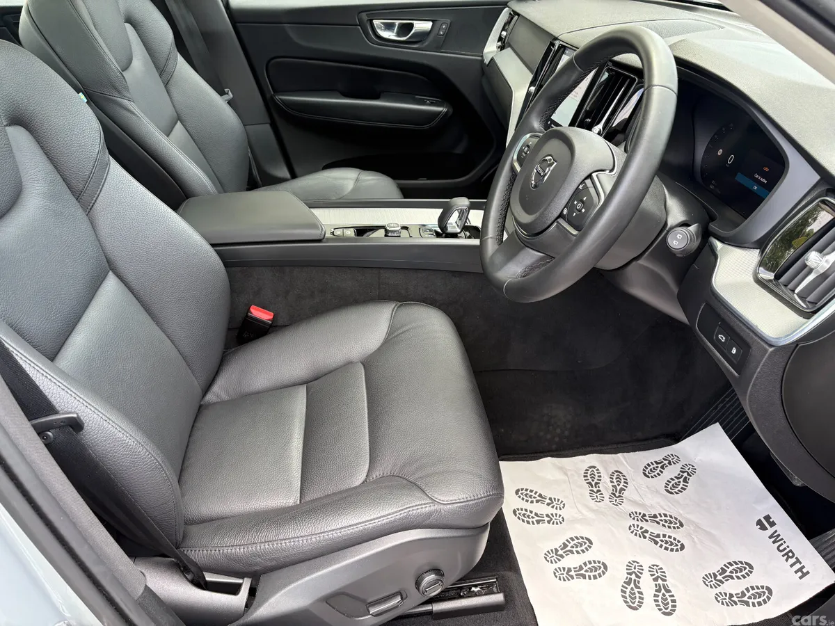 Volvo XC60 SUV, Petrol Plug-in Hybrid, 2024, Grey