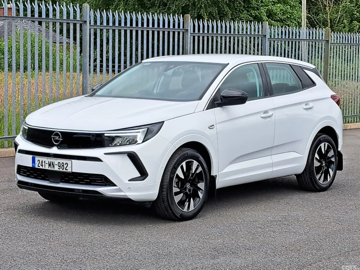 Opel Grandland SUV, Diesel, 2024, White