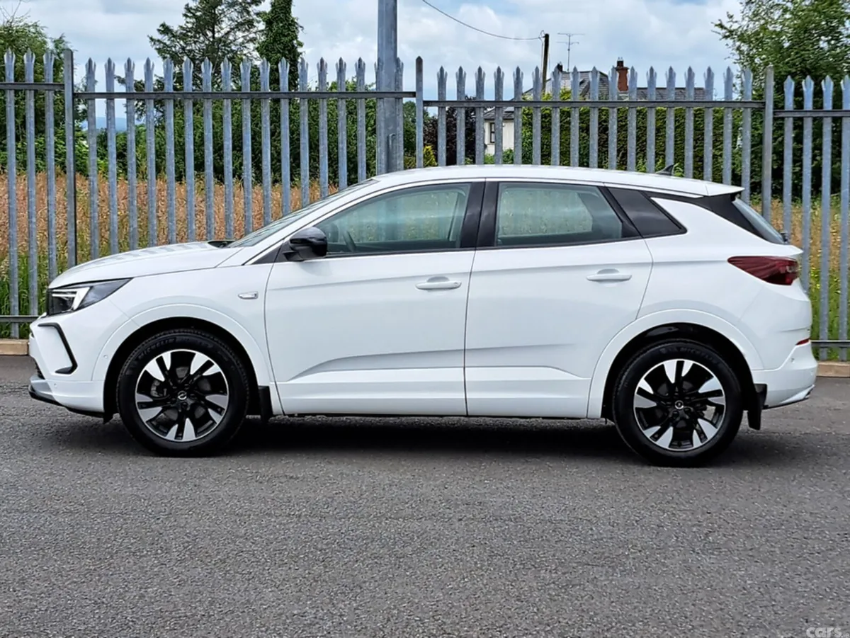 Opel Grandland SUV, Diesel, 2024, White