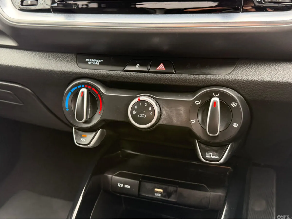 Kia Stonic Estate, Petrol Hybrid, 2021, Grey