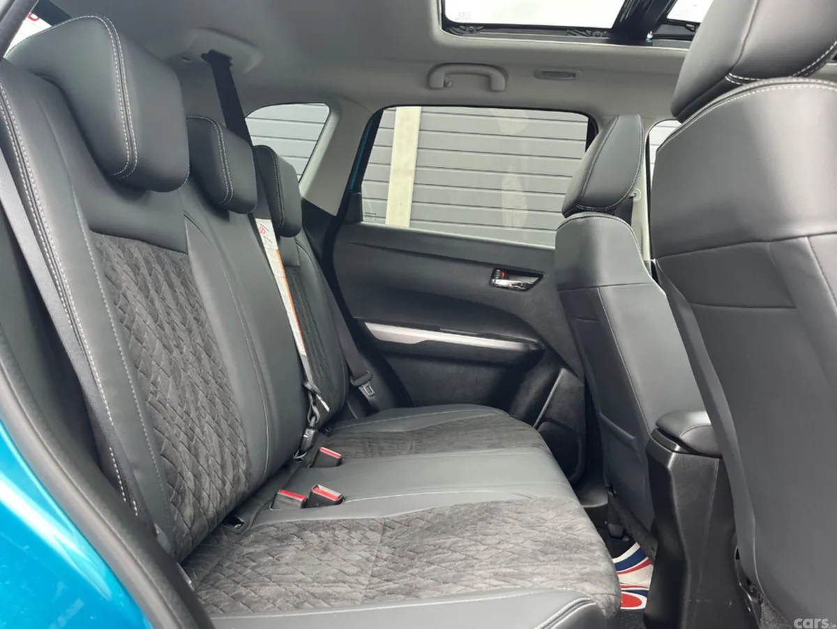Suzuki Vitara SUV, Petrol Hybrid, 2024, Blue
