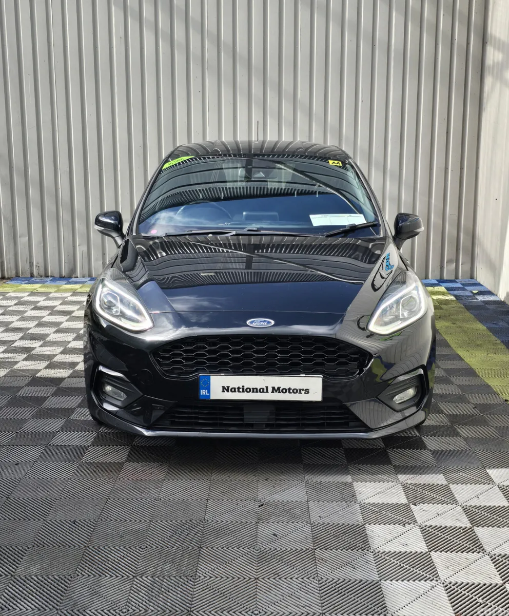 Ford Fiesta Hatchback, Petrol, 2018, Black