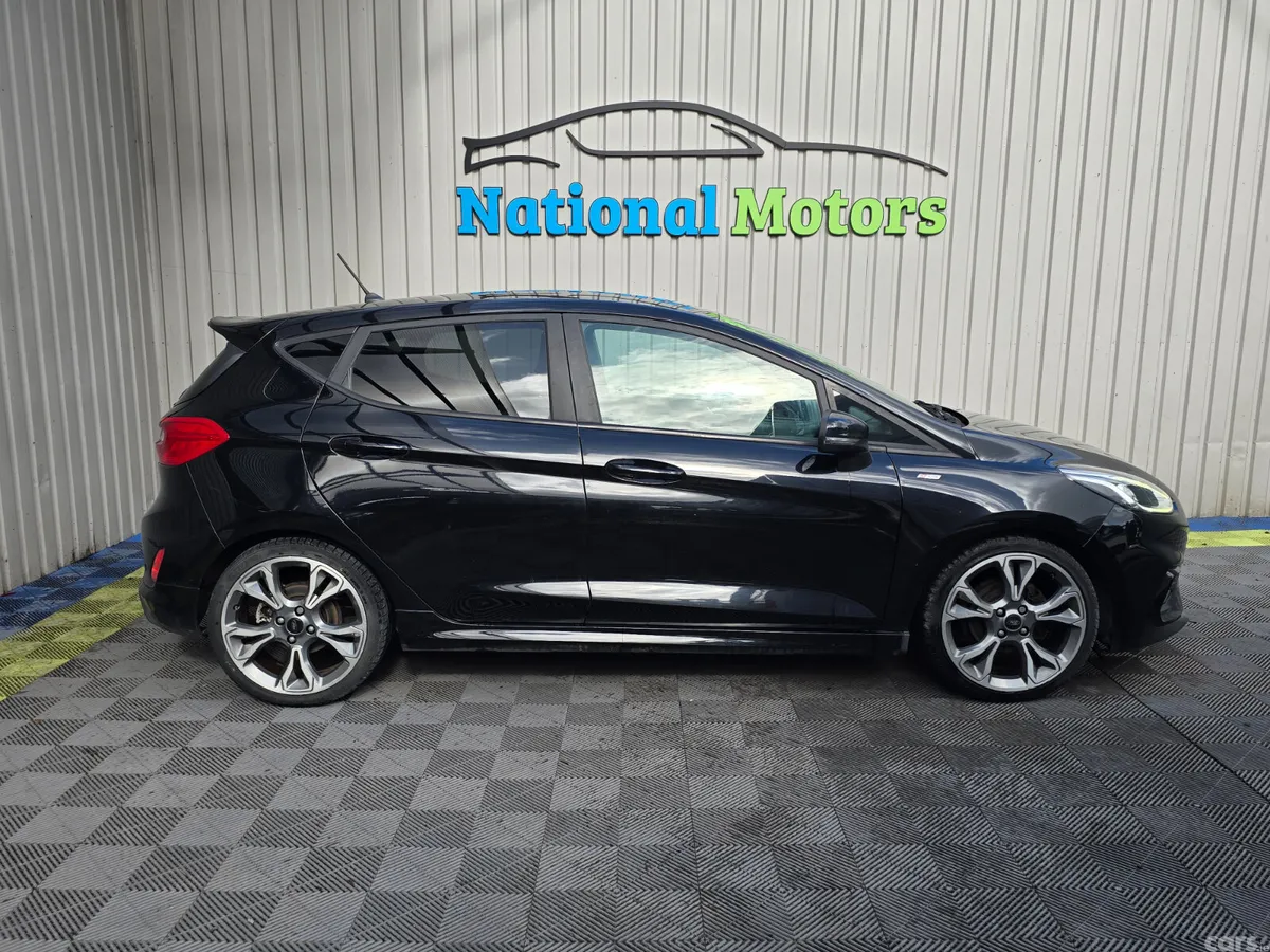 Ford Fiesta Hatchback, Petrol, 2018, Black