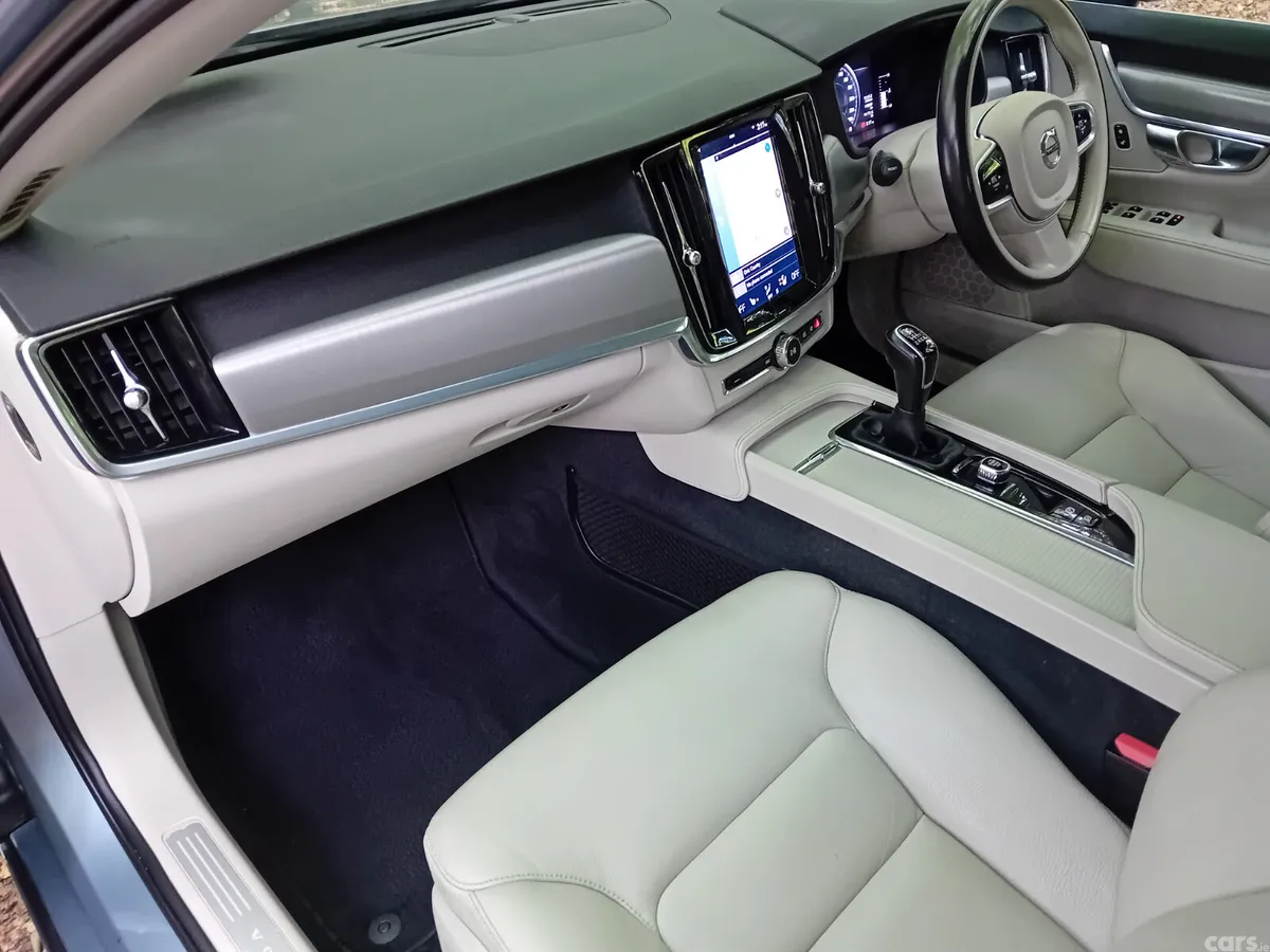 Volvo S90 Saloon, Diesel, 2018, Blue