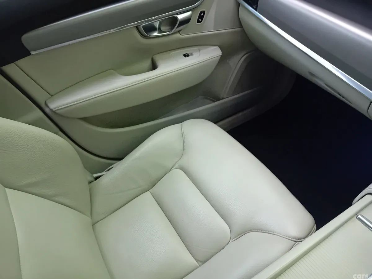 Volvo S90 Saloon, Diesel, 2018, Blue