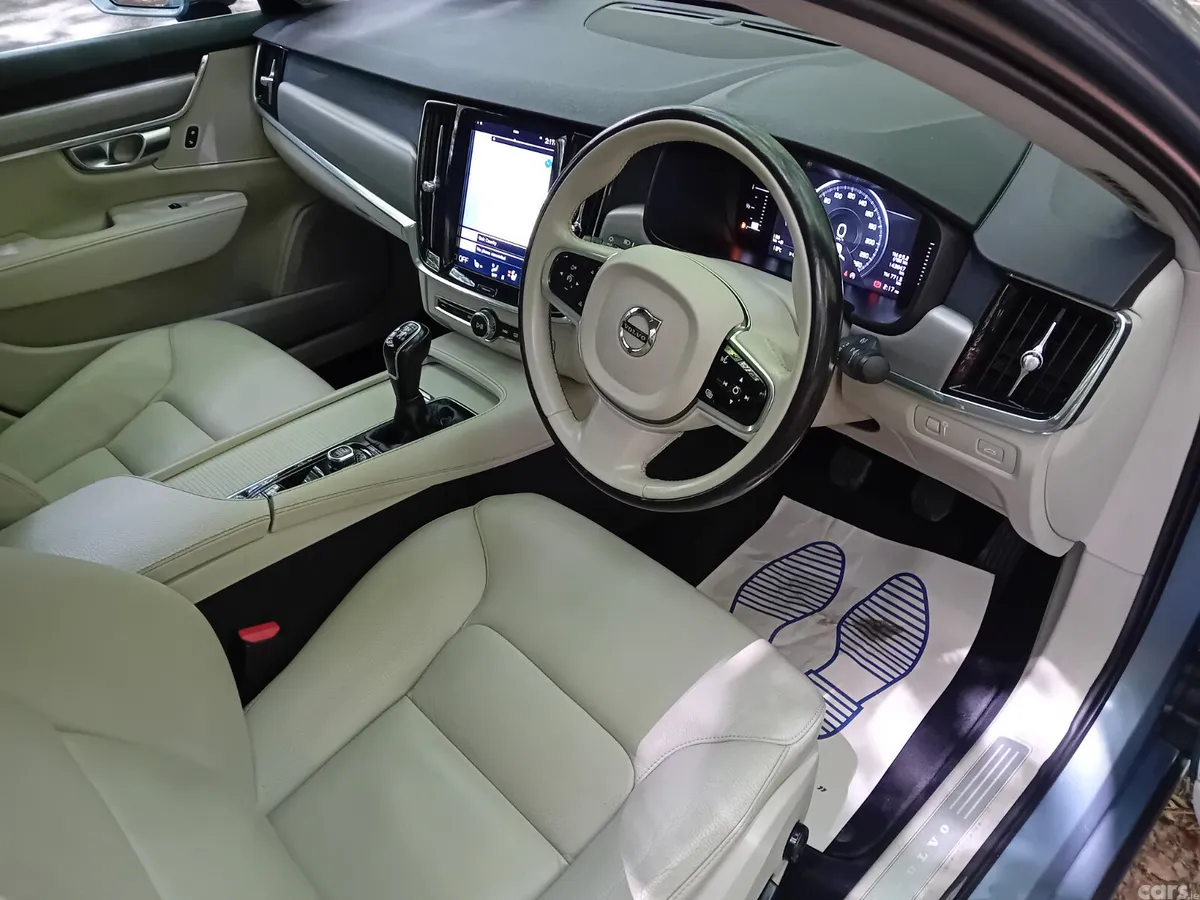 Volvo S90 Saloon, Diesel, 2018, Blue
