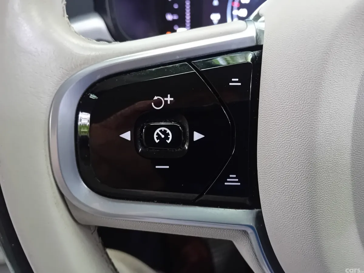 Volvo S90 Saloon, Diesel, 2018, Blue