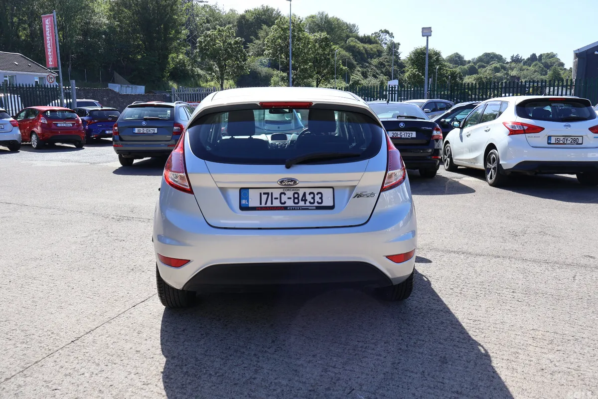 Ford Fiesta Hatchback, Petrol, 2017, Grey