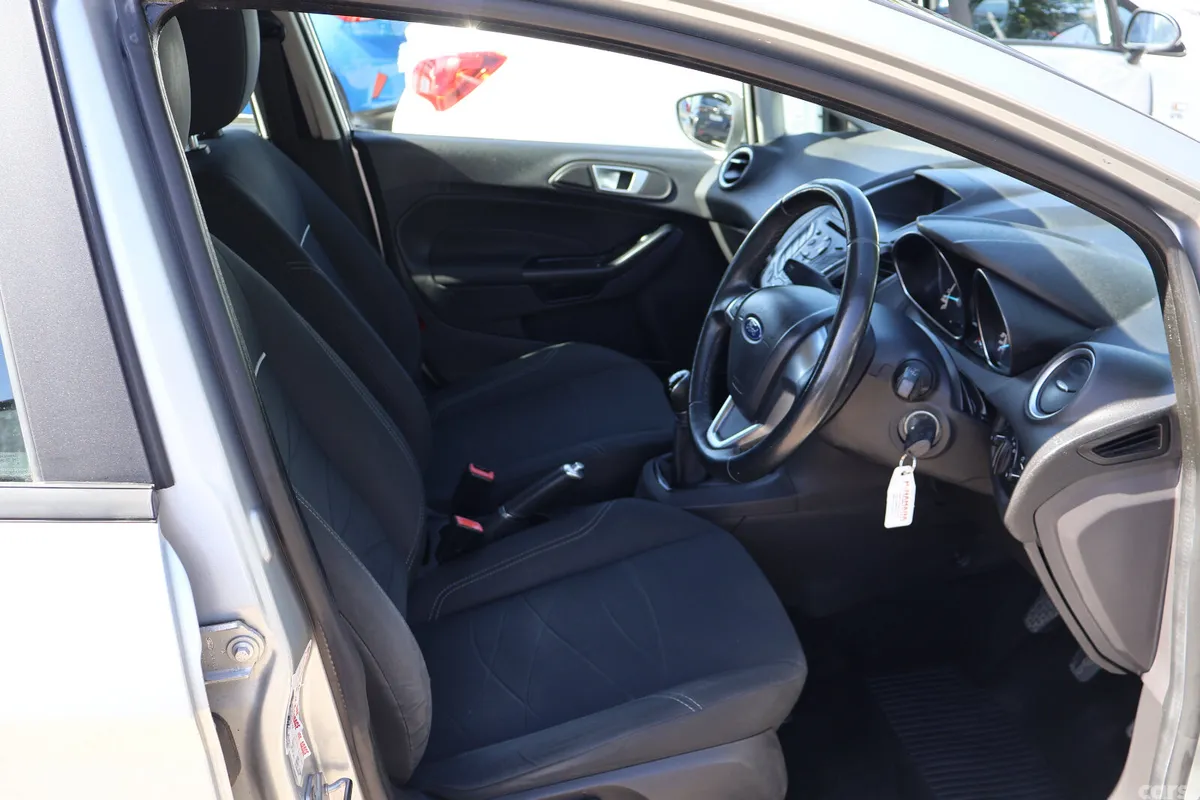 Ford Fiesta Hatchback, Petrol, 2017, Grey
