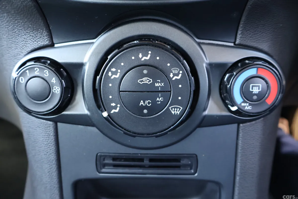 Ford Fiesta Hatchback, Petrol, 2017, Grey