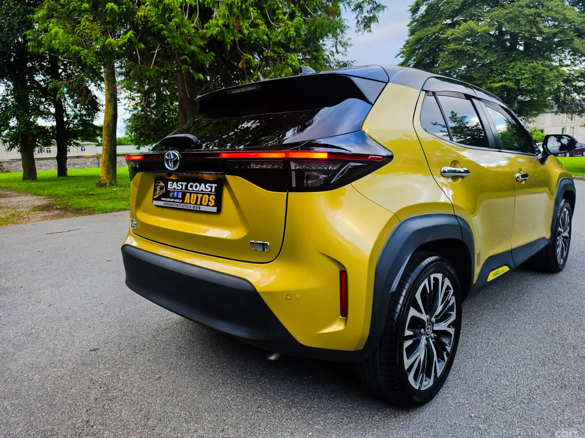 Toyota Yaris Cross Hatchback, Petrol Hybrid, 2021, Yellow