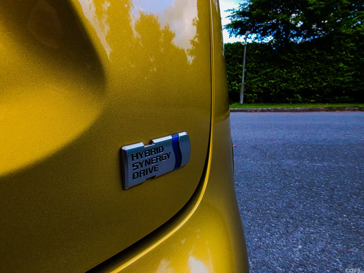 Toyota Yaris Cross Hatchback, Petrol Hybrid, 2021, Yellow