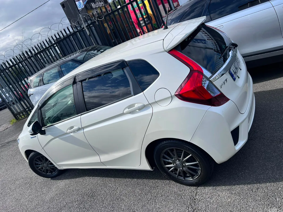 Honda Fit Hatchback, Petrol Hybrid, 2016, White
