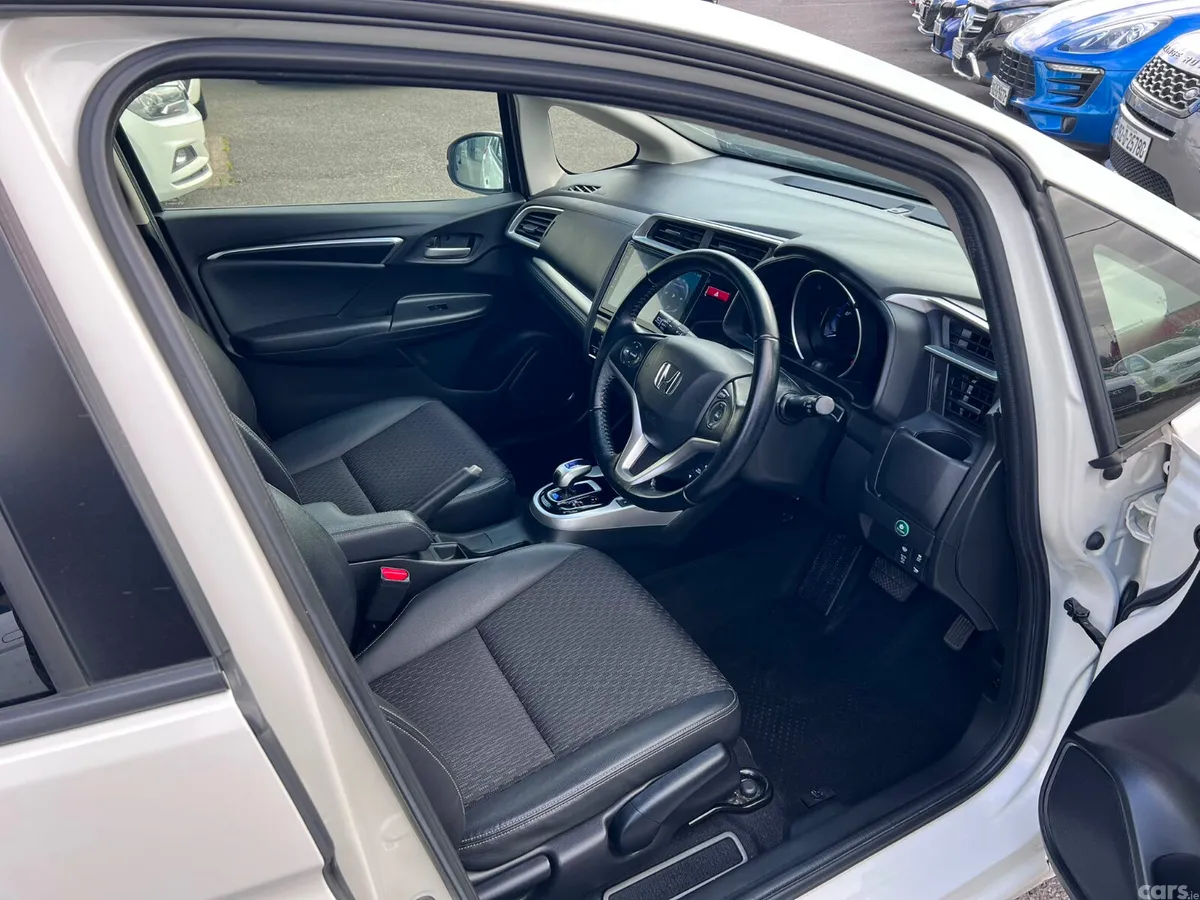 Honda Fit Hatchback, Petrol Hybrid, 2016, White