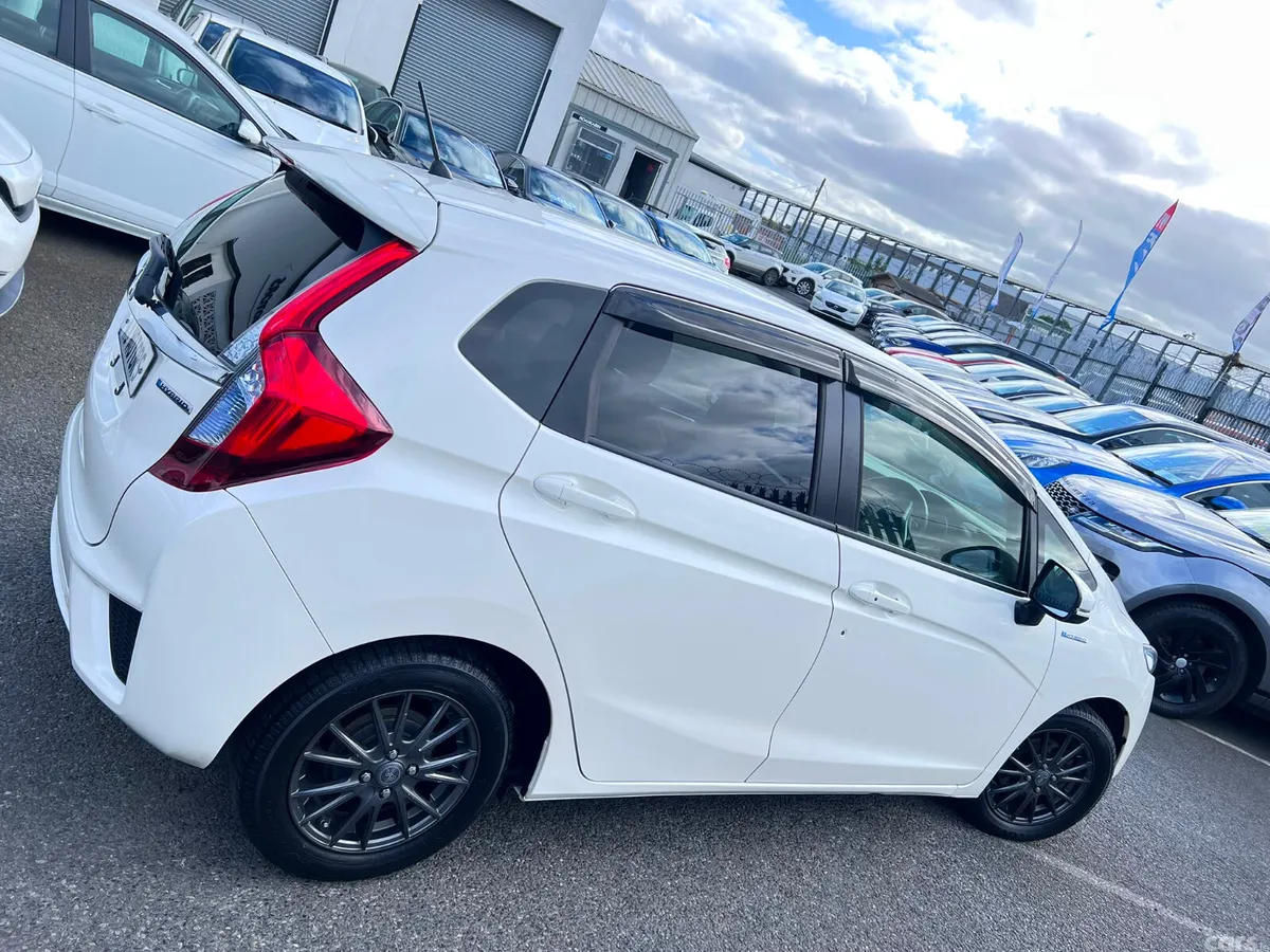 Honda Fit Hatchback, Petrol Hybrid, 2016, White