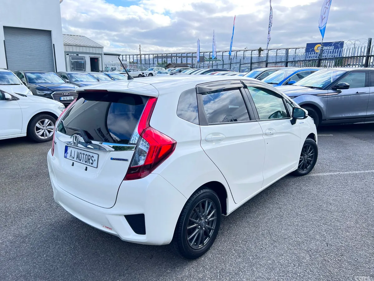 Honda Fit Hatchback, Petrol Hybrid, 2016, White