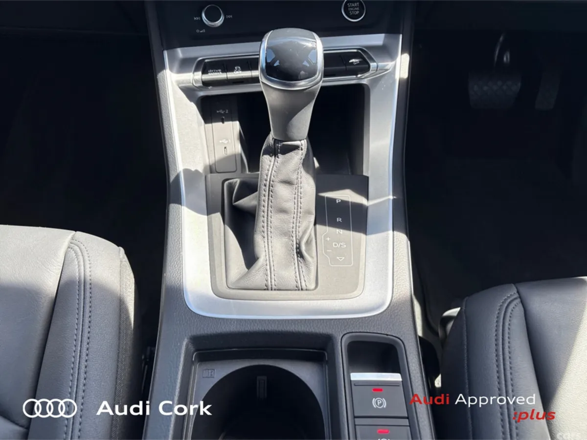 Audi Q3 SUV, Petrol, 2024, White