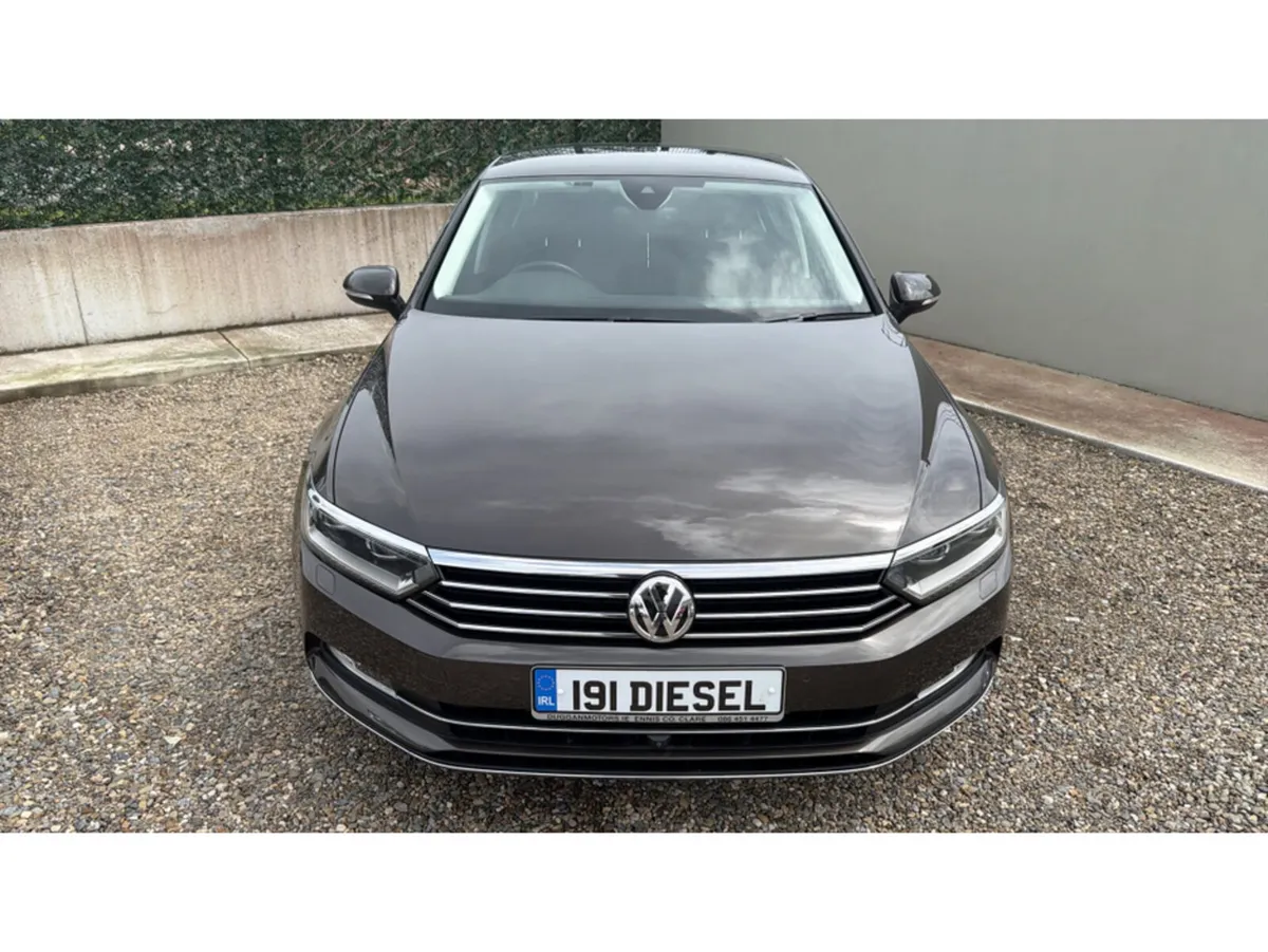 Volkswagen Passat Saloon, Diesel, 2019, Brown