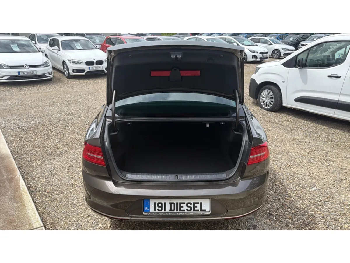 Volkswagen Passat Saloon, Diesel, 2019, Brown