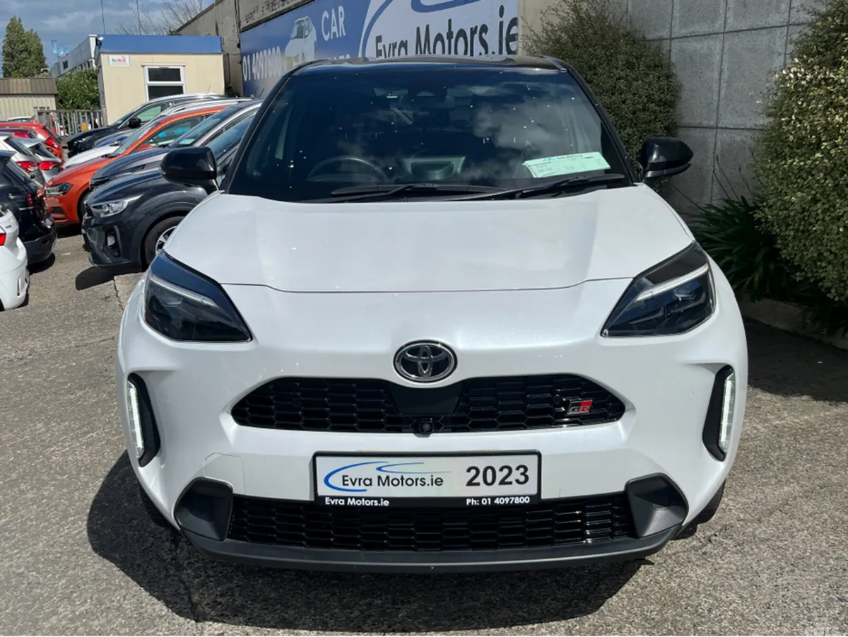 Toyota Yaris Cross SUV, Petrol Hybrid, 2023, White