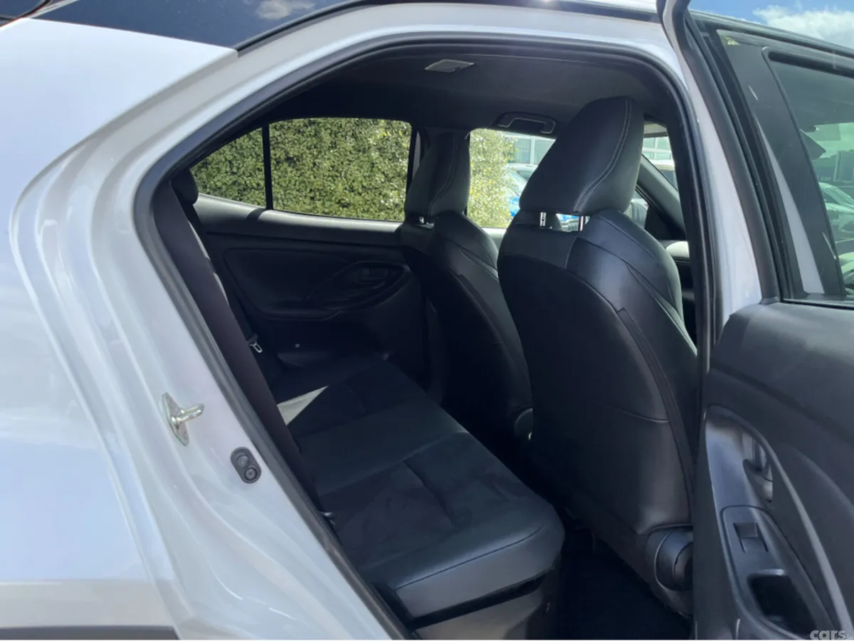 Toyota Yaris Cross SUV, Petrol Hybrid, 2023, White